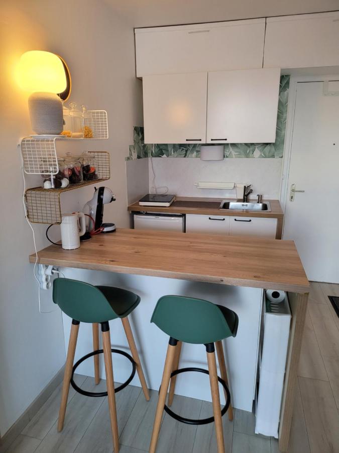 Studio Bien Equipe, Situe En Hyper Centre 방돔 외부 사진