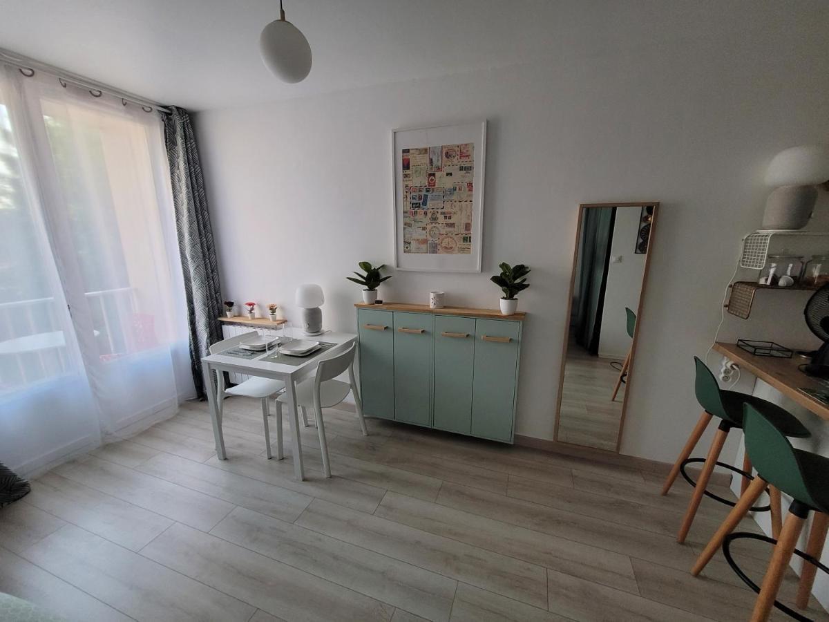 Studio Bien Equipe, Situe En Hyper Centre 방돔 외부 사진
