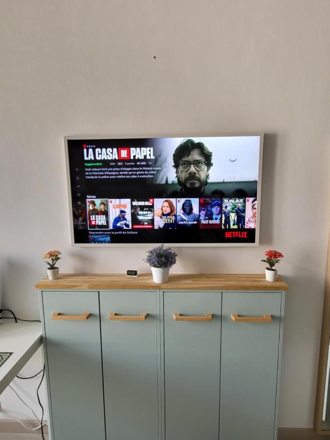 Studio Bien Equipe, Situe En Hyper Centre 방돔 외부 사진